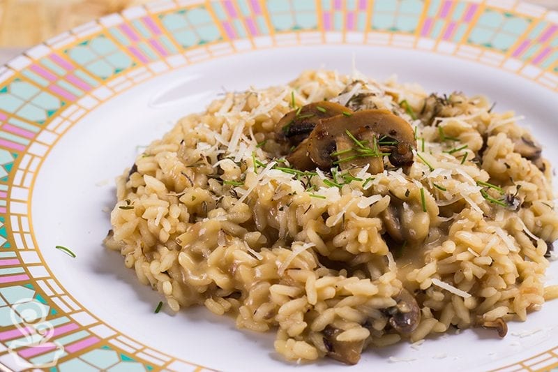 Risoto de cogumelos (funghi porcini, arroz e creme de leite de castanha de caju) 
